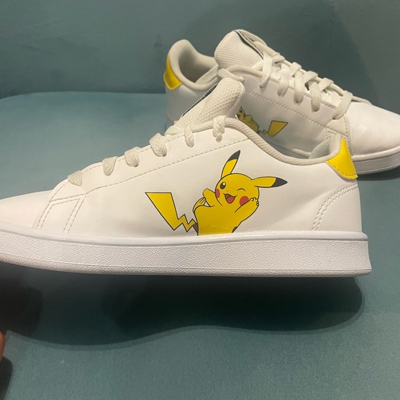 RARE FIND: Boys adidas Pokemon x Advantage J 'Pikachu shoes Size 3 US - Picture 4 of 15